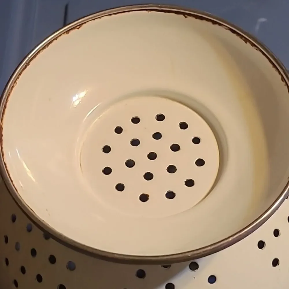 Kamenstein charming enamel